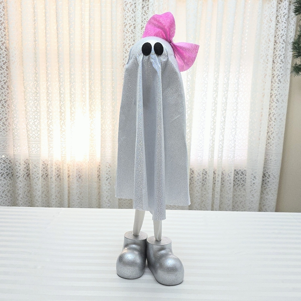 NWT 25" Tabletop Ghost Ashland Halloween Sweet Spooky Decor Iridescent Silver